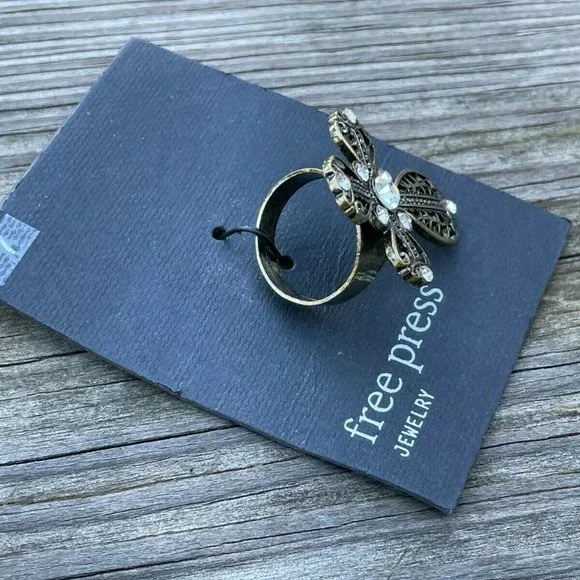 Free Press Ring Fashion Women Ring Gold Tone ring vintage crystal Size 7 - Picture 4 of 9